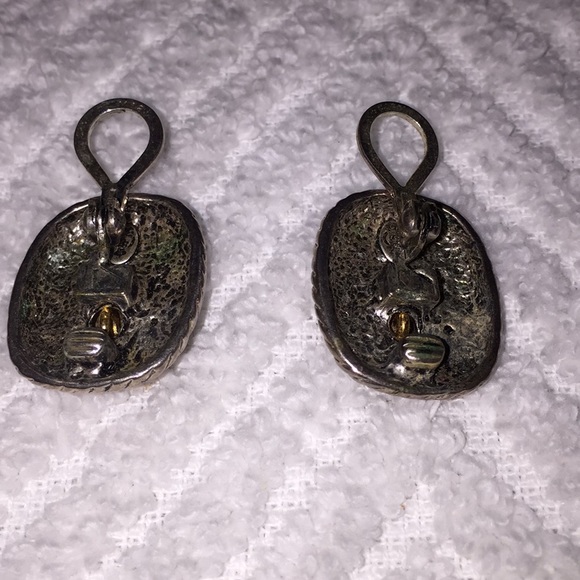 Vintage Clip on Earrings - Picture 4 of 6